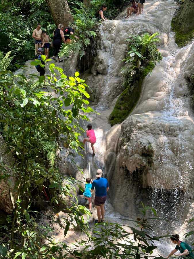 Chiang Mai : Sticky waterfall (Half Day Tour) Hotel Transfer - The one-hour van ride from Chiang Mai