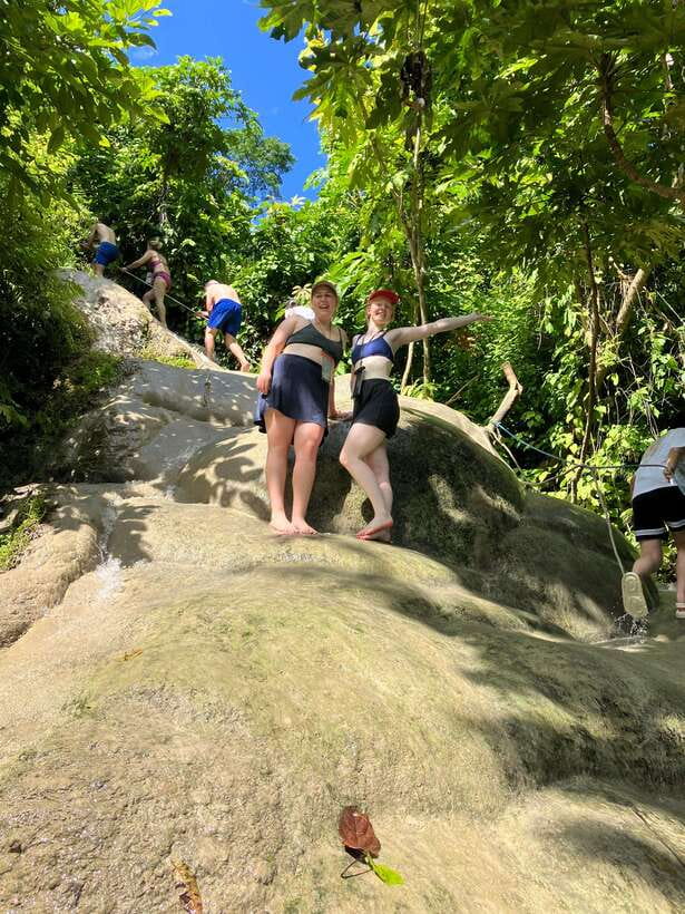 Chiang Mai: Sticky Waterfall scenic loop unseen lake &temple - Guides, group sizes, and the feel of the day