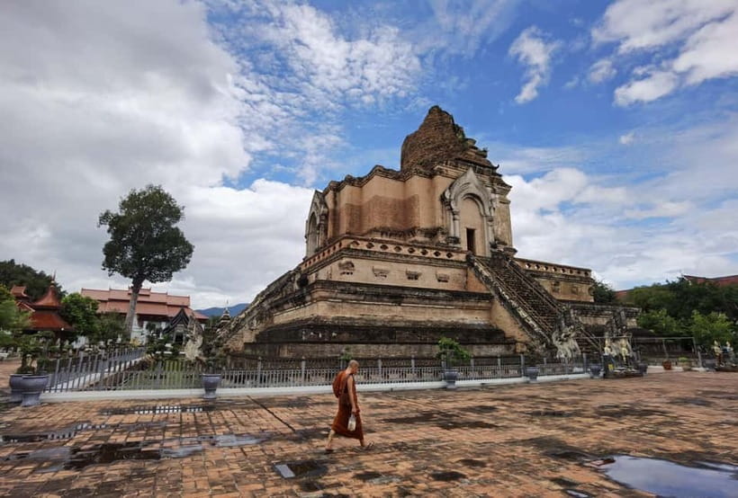 Chiang Mai: Temple And City Walking Tour Part I - Key points at a glance