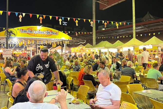Chiang Mai Temples and Market Tuk-Tuk Evening Night Tour - Street food and dessert at the Night Bazaar