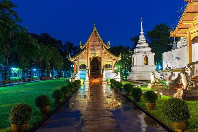 Chiang Mai Temples and Market Tuk Tuk Night Tour - Why Chiang Mai works so well at night