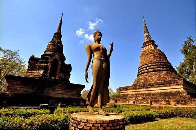 Chiang Mai Temples and Market Tuk Tuk Night Tour - Food, dessert, and the Chiang Mai Night Bazaar