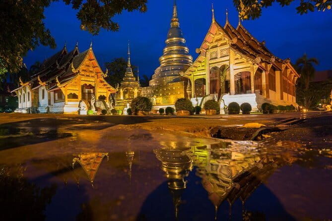Chiang Mai Temples and Market Tuk Tuk Night Tour - Starting at Thapae Gate and meeting the tuk-tuk