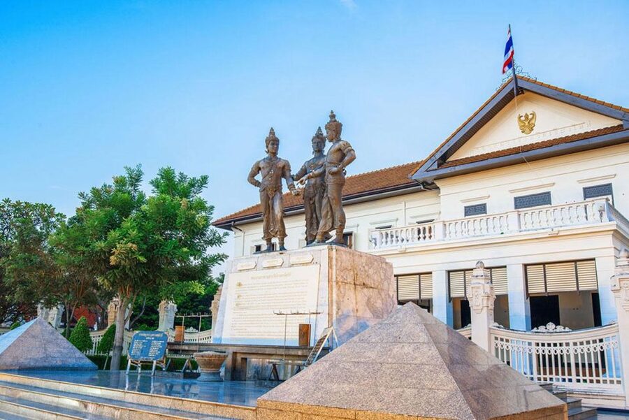 Chiang Mai: Temples and Street Food Night Tour by Tuk Tuk - Should you book it?