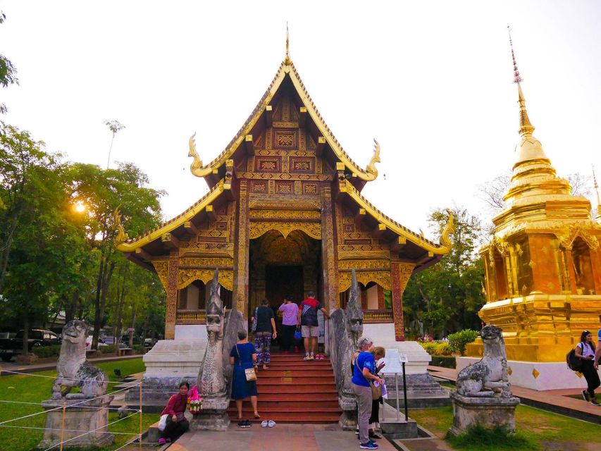 Chiang Mai: Temples and Street Food Night Tour by Tuk Tuk - The Three Kings Monument and Chiang Mai’s founding story