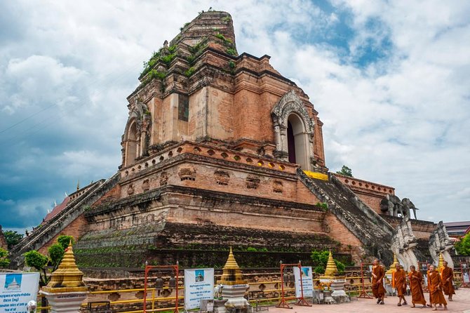 Chiang Mai Temples & City - 2:00 pm: the massive chedi at Wat Chedi Luang