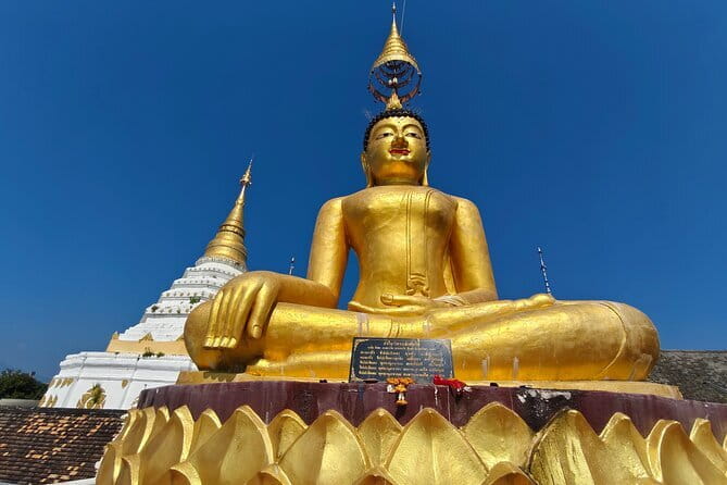 Chiang Mai Temples Visit Walking Tour with Ex-Monk Guide Part 2 - Wat Lok Molee and traditional Lanna design