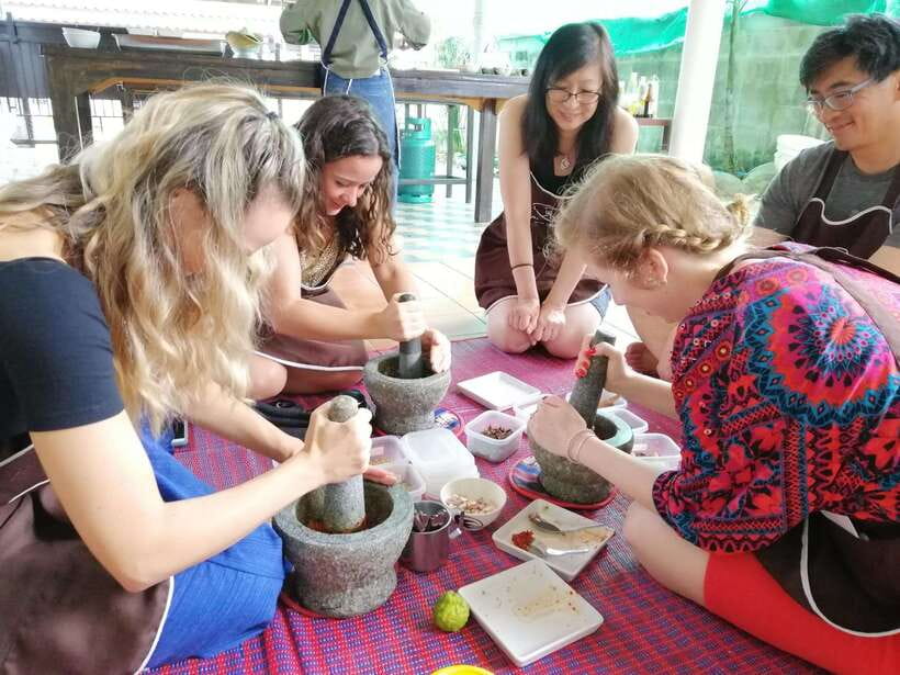Chiang Mai: Thai Cooking and Market Tour with Lanna Smile - Eating what you prepare