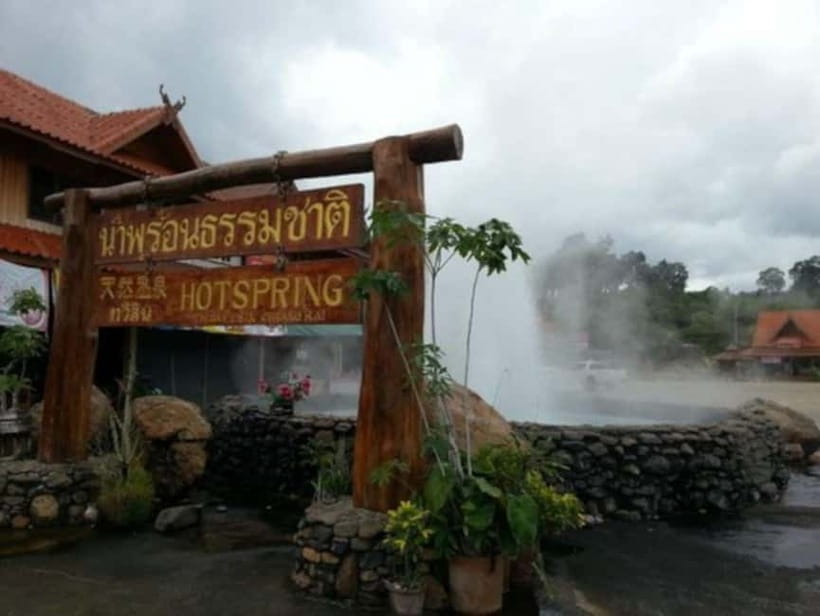 Chiang Mai to Chiang Rai: 3 Temples & Hot Springs & Pickup - Mae Khachan Hot Springs: A Short, Busy Break