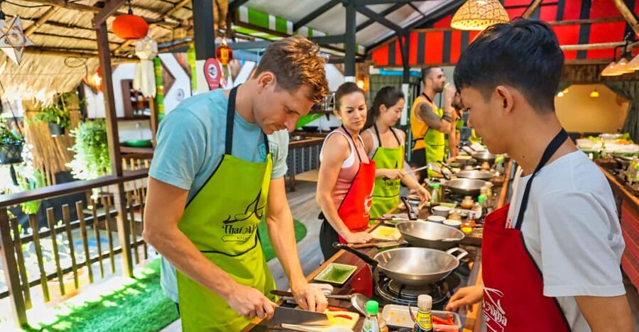 Chiang Mai: Traditional Thai-Akha Cooking Class& Market Tour - Key things to know before booking
