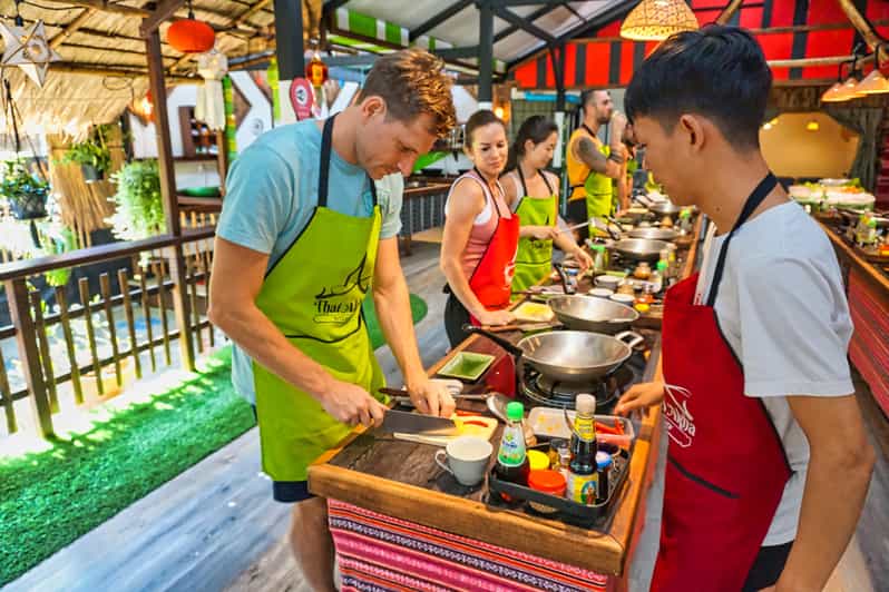 Chiang Mai: Traditional Thai-Akha Cooking Class& Market Tour - The local market is the first real lesson