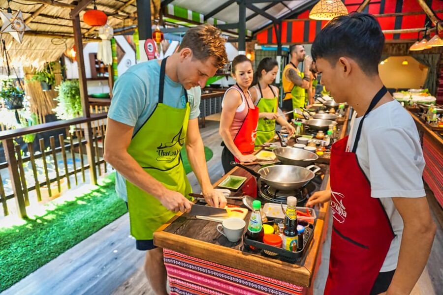 Chiang Mai: Traditional Thai-Akha Cooking Class& Market Tour - Learning to control spice is part of the fun