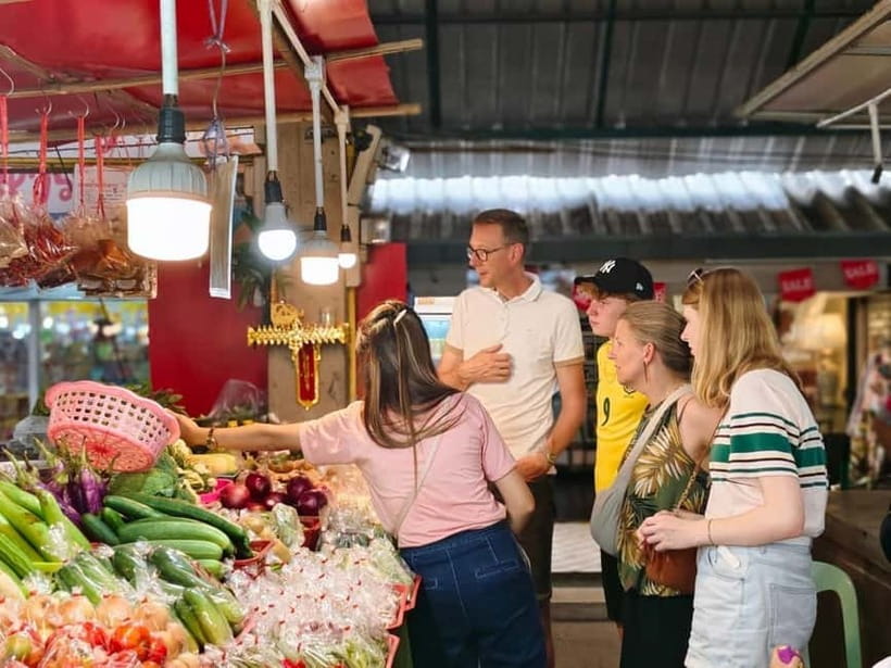 Chiang Mai: Traditional Thai Cooking Class with Market Tour - Cooking in a traditional Lanna home