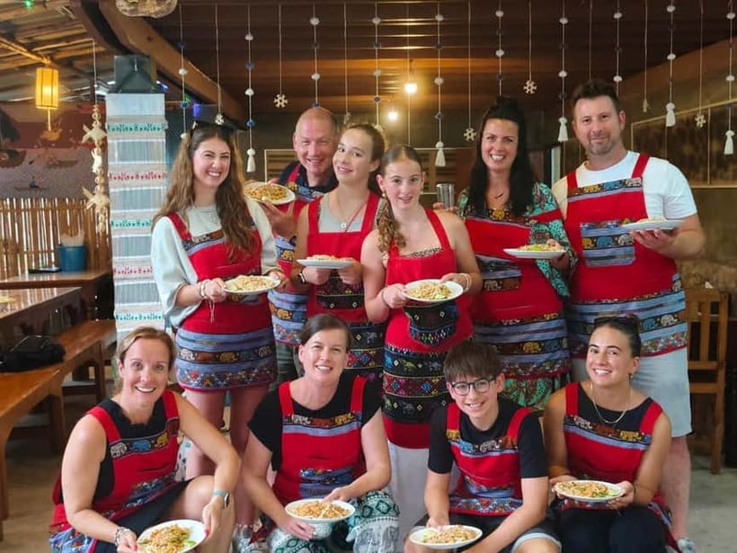 Chiang Mai: Traditional Thai Cooking Class with Market Tour - The instructors make the difference