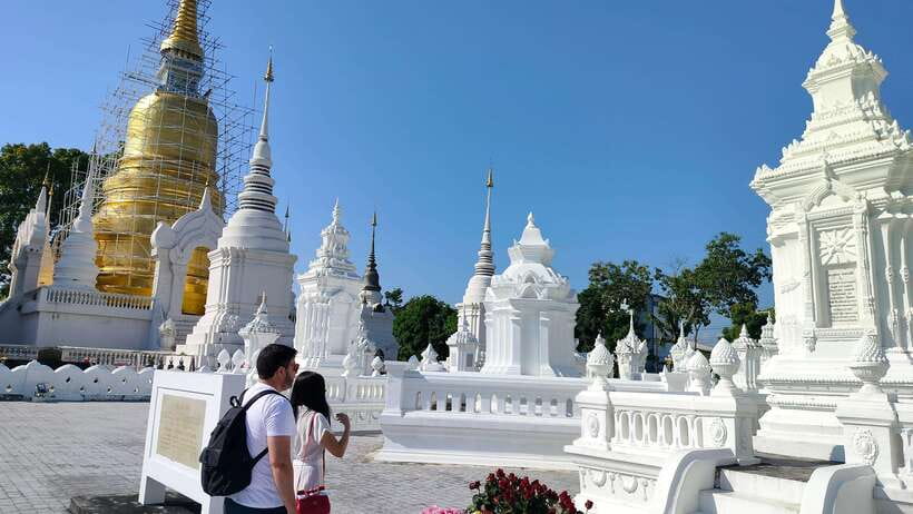 Chiang Mai: Tuk-Tuk Evening Tour with Temples & Street Foods - Who will get the most from this tour?
