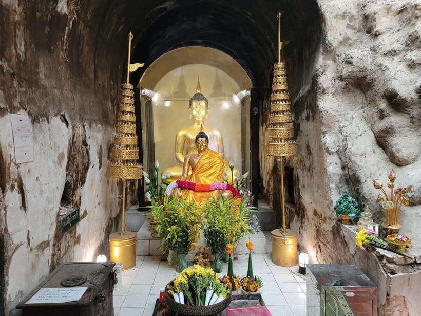 Chiang Mai:Wat Phra That Doi Suthep & Wat Umong Evening Tour - Transport, pickup, and the small-group tradeoff