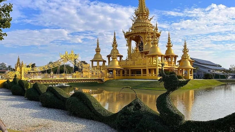 Chiang Mai: White and Blue Temples and Lalita Cafe - Is $51 a fair price for this Chiang Rai day trip?