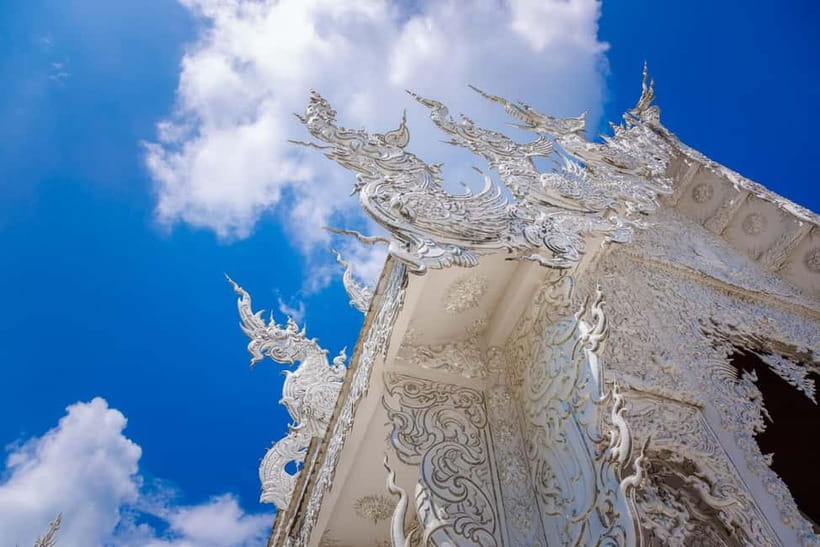 Chiang Mai: White, Red/Black & Blue Temples Tour with Lunch - The Karen Long-neck village: an optional ethical decision