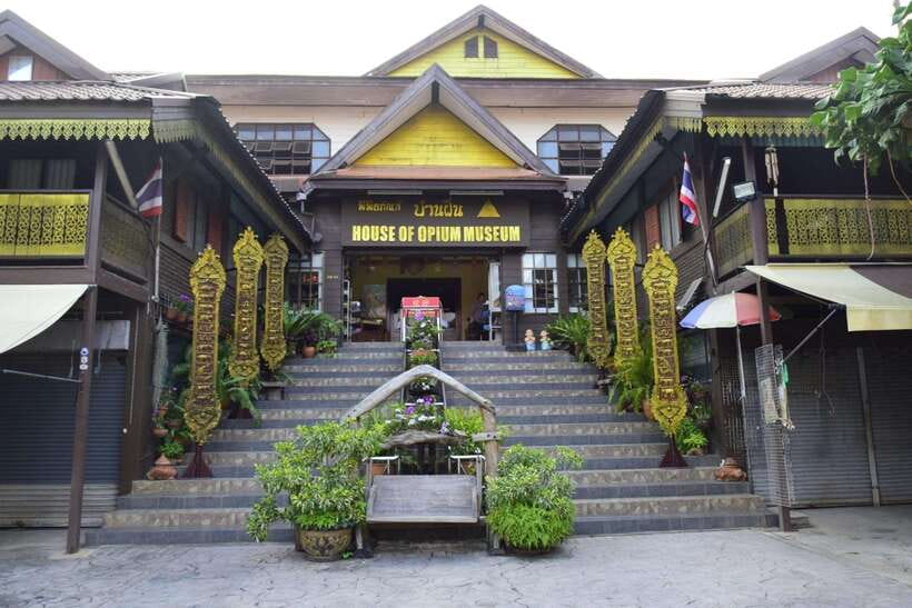 Chiang Rai: 7 Most Famous Highlights With Mekong Boat Trip - The Long Neck Karen Village