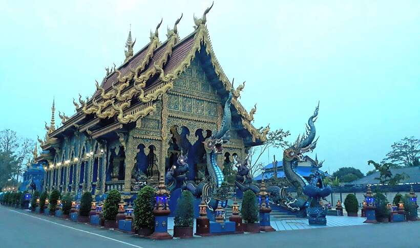 Chiang Rai: City Highlights One-Day Tour with Thai Lunch - Blue Temple brings a cooler color scheme