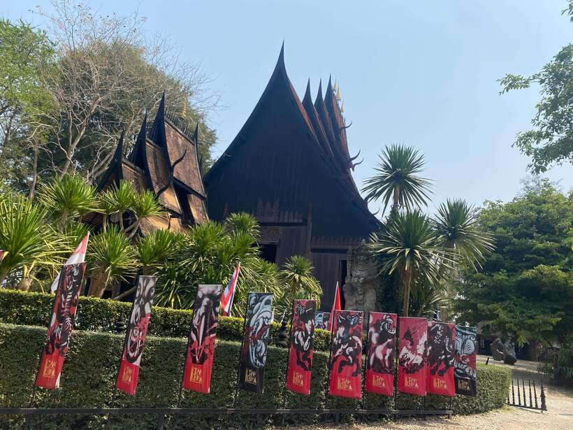 Chiang Rai: City Highlights One-Day Tour with Thai Lunch - Thai buffet lunch gives the day a needed pause