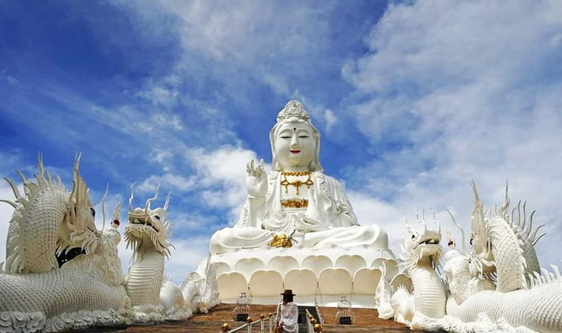 Chiang Rai: Excursion White, Blue,Red Temples & Lalitta Café - White Temple: Chiang Rai’s most unforgettable stop