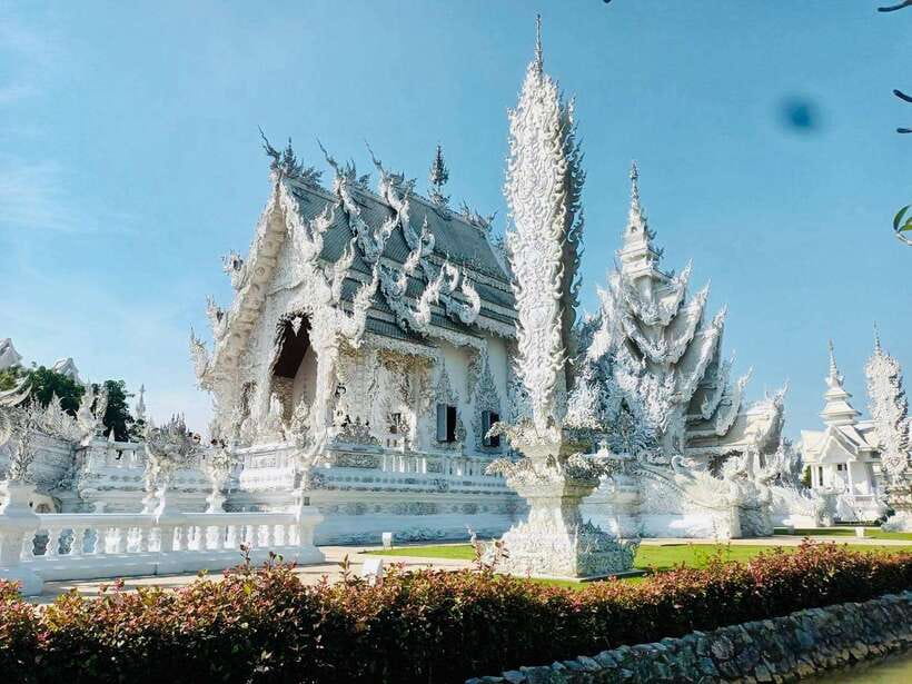 Chiang Rai: Excursion White, Blue,Red Temples & Lalitta Café - Blue Temple brings bold color and Lanna detail