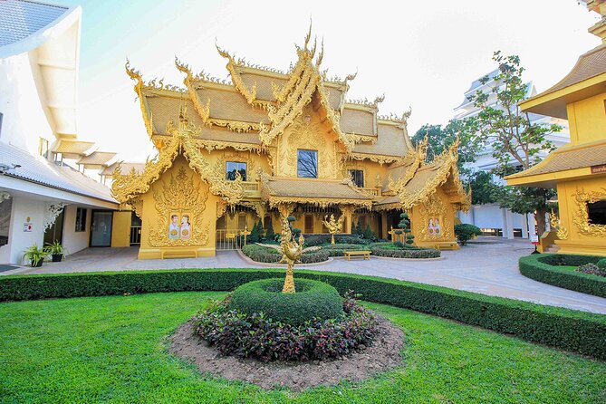 Chiang Rai Full Day Tour with Boat Trip and Longneck Village - The Longneck Karen Village and the question of responsible tourism