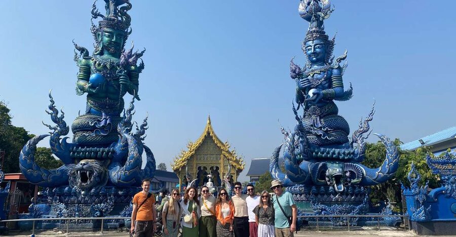 Chiang Rai Guide: Popular 7places 3Colors ,Golden Triangle - Blue Temple: modern color and a short visit