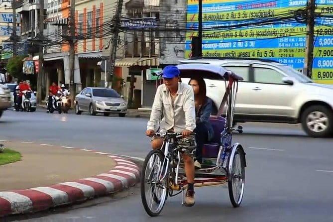 Chiang Rai:Guided Highlights Full-Day Tour-FREE LUNCH BUFFET - Baan Dam, the Black House