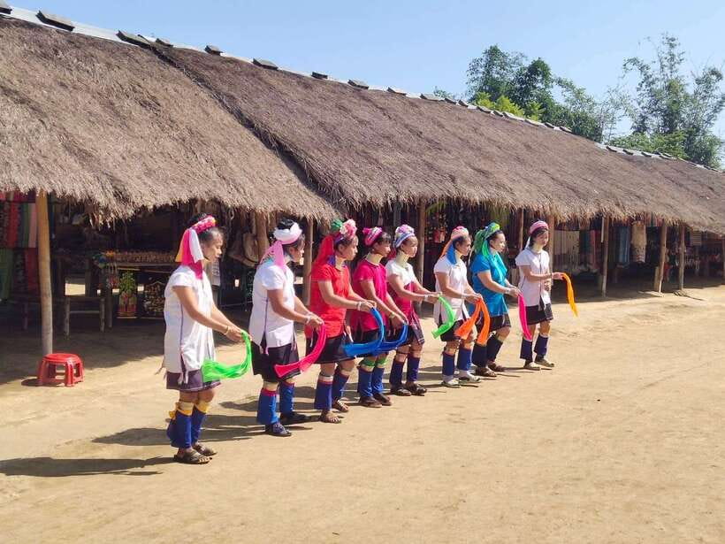 Chiang Rai: Guided Highlights Guided Tour with Buffet Lunch - The Golden Triangle: Three Countries at One Viewpoint