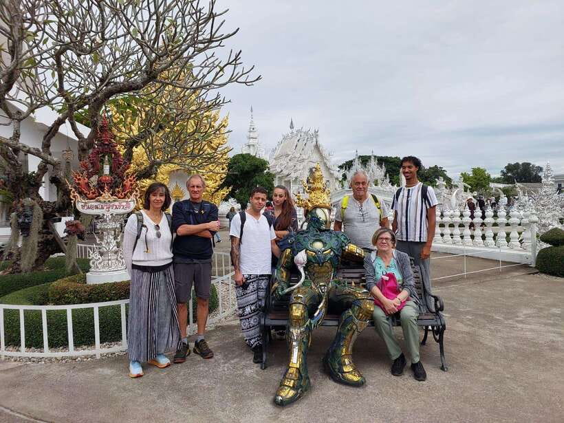 Chiang Rai: Guided Highlights Guided Tour with Buffet Lunch - Wat Rong Suea Ten and the Blue Temple