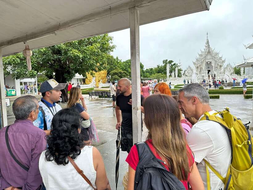 Chiang Rai: Half Day Tour – 3 Famous Temples & Lalita Cafe’ - Lalita Café adds a playful final stop