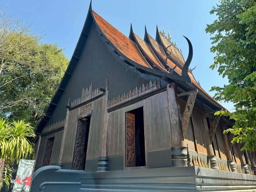 Chiang Rai: Iconic Temples & 7 Major Sites—River View Buffet - Choui Fong Tea Plantation
