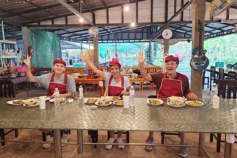 Chiang Rai:Lanna Home Cooking Class at Give Green Farm House - The market visit comes first