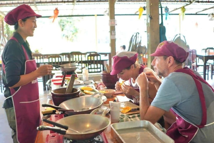 Chiang Rai:Lanna Home Cooking Class at Give Green Farm House - Cooking four or five dishes yourself