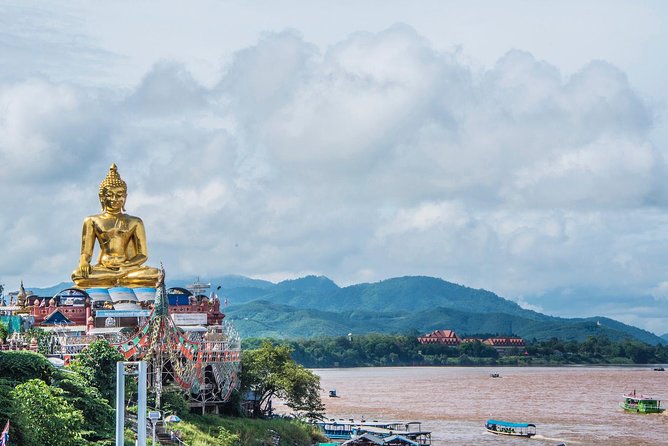 Chiang Rai One Day: Golden Triangle, Laos Border, Long Neck Tribe - The Long Neck Karen village raises an important ethical question
