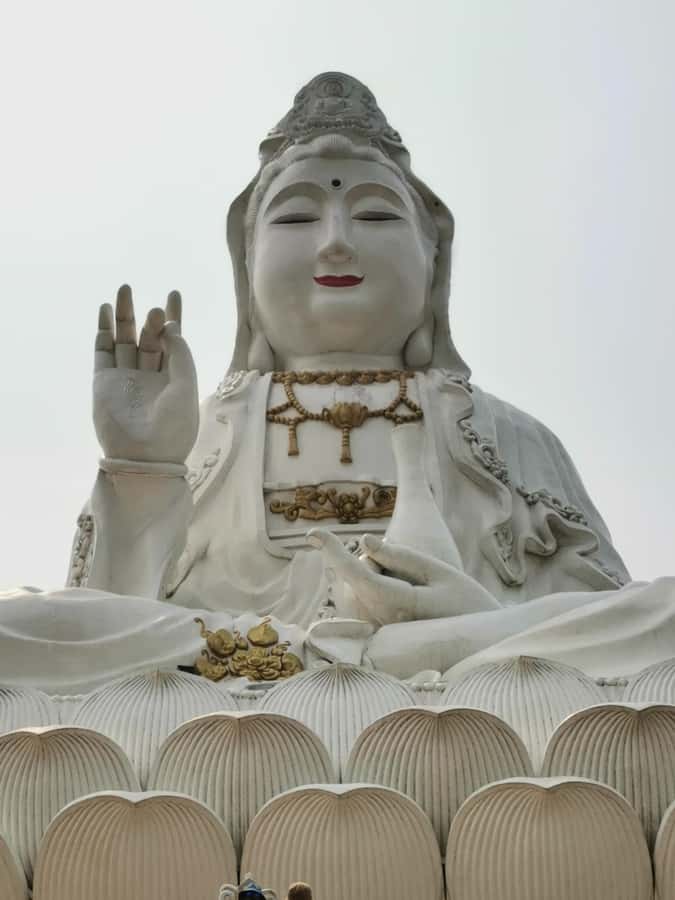 Chiang Rai White, Blue, Red 3 Temples Tour - Wat Rong Suea Ten, Chiang Rai’s Blue Temple