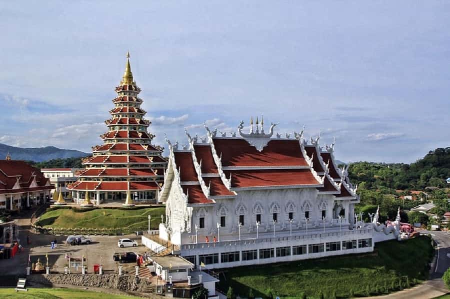 Chiang Rai White Temple and Blue Temple Day Tour - Dress, comfort, and responsible touring