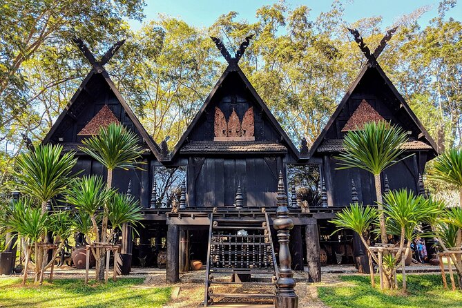 Chiang Rai White Temple, Blue Temple and more from Chiang Mai - Lunch and the Blue Temple