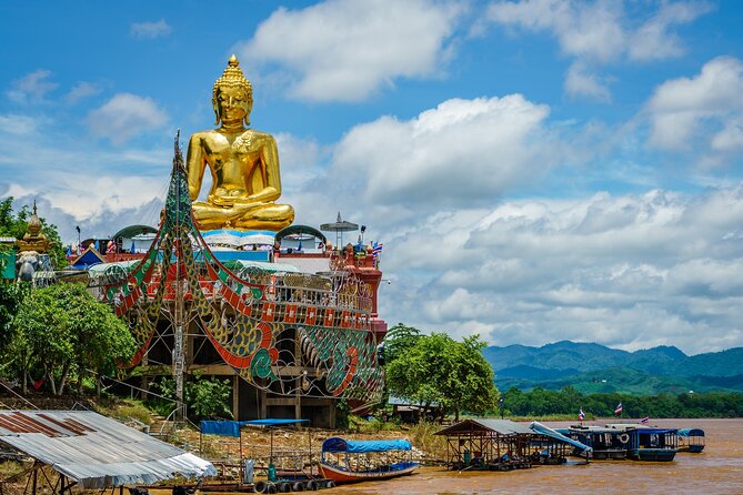 Chiang Rai White Temple, Blue Temple and more from Chiang Mai - The road from Chiang Mai to Chiang Rai
