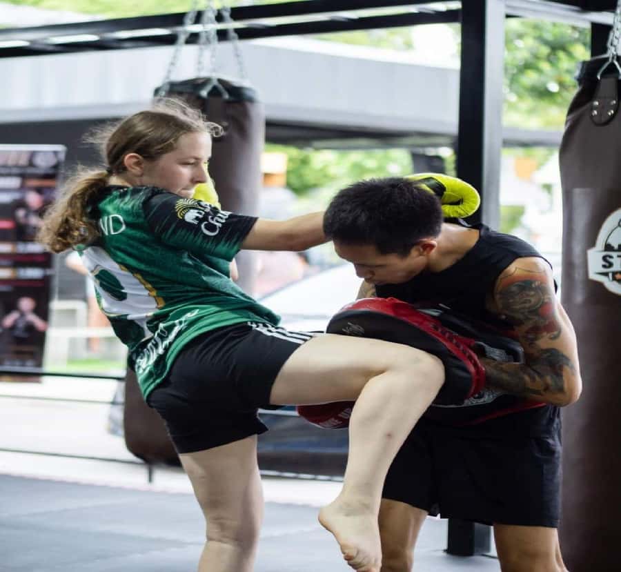 Chiangmai : Muay Thai Training academy - Meeting opposite Buak Hard public park