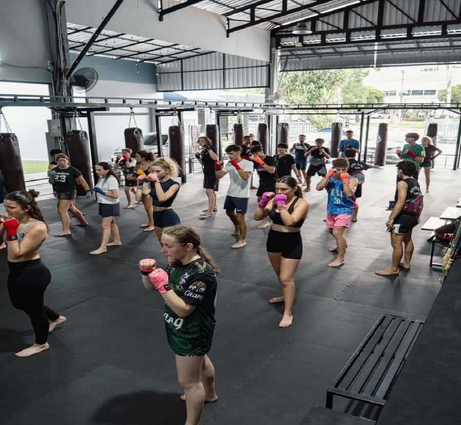 Chiangmai : Muay Thai Training academy - Warm-up first, then the real work