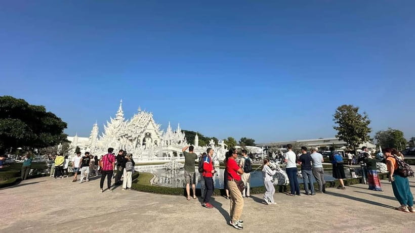 Chiangrai Full day: Popular 7 Locations with Thai buffet - Thai buffet lunch in the middle of the route