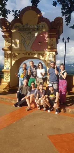 Chiangrai Full day: Popular 7 Locations with Thai buffet - Tea and mountain views at Choui Fong Tea Farm