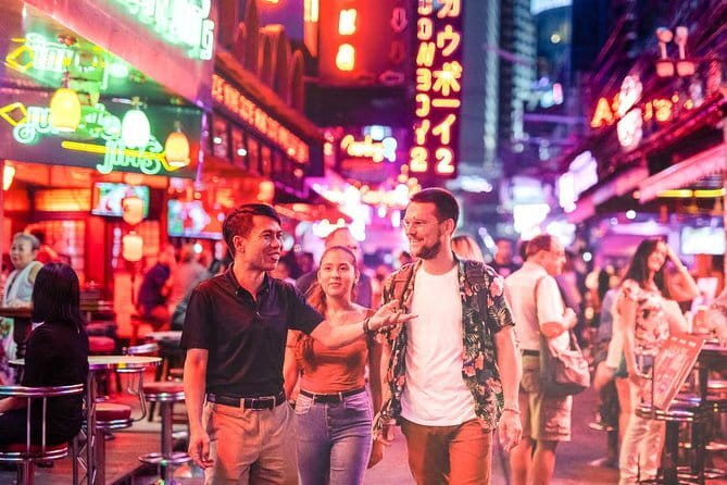 Chinatown (Yaowarat Road) Neon Photoshoot - What happens after the camera stops