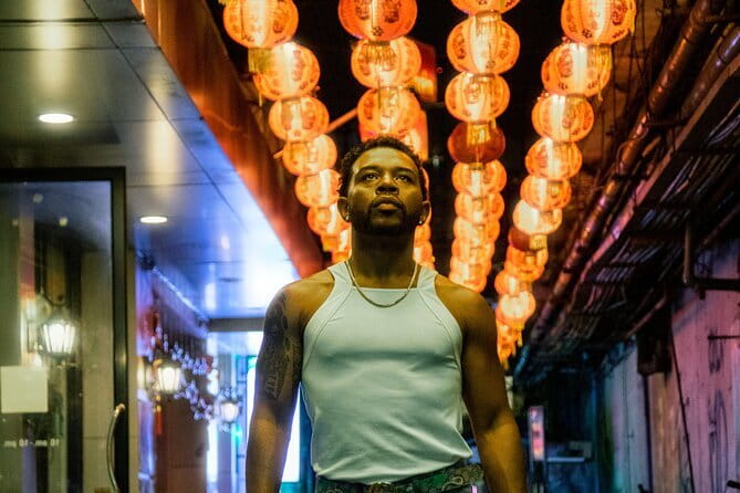 Chinatown (Yaowarat Road) Neon Photoshoot - Stop 1: Chinatown’s neon streets