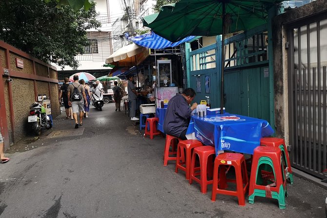 CHOB Bangkok Walking Tour (Talking + Walking + Eating) - Food streets, Thai dishes, and the social side of the tour