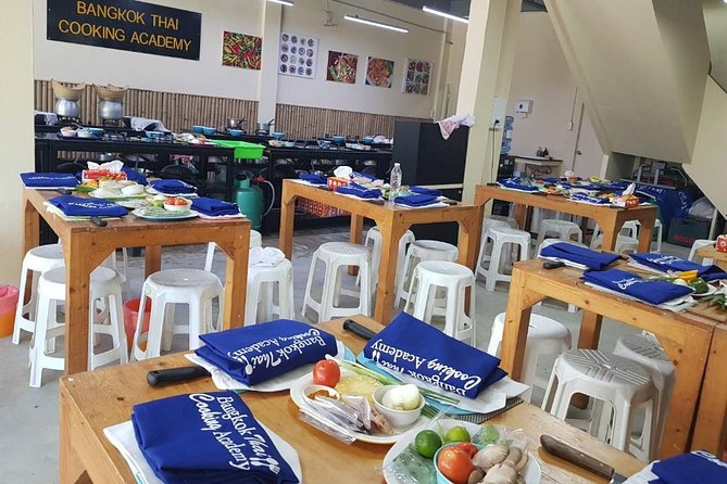 Choose 5 Dishes: Half-Day Cooking Class in Sukhumvit with Market Tour - Choosing your five Thai dishes