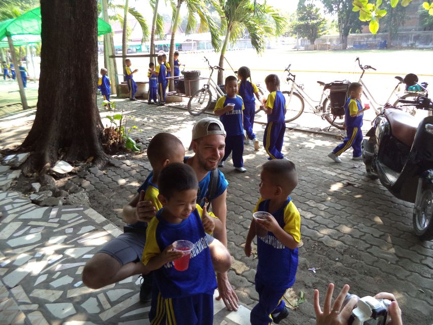 Colors of Chiang Mai Guided Bicycle Tour - Market Snacks And A Proper Khao Soi Stop